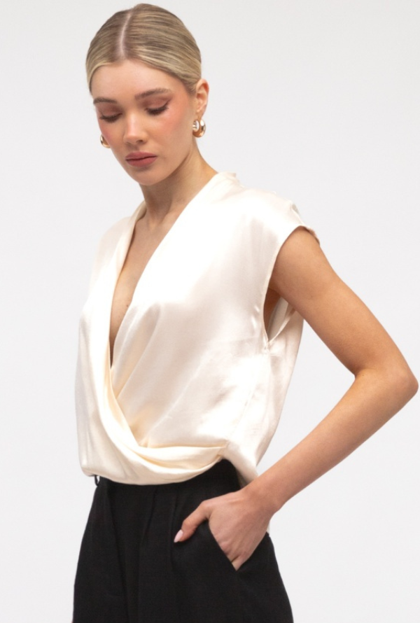 Lara Cross Over Blouse S/Less - Cream