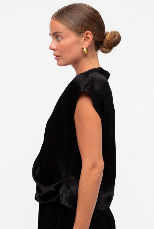 Lara Cross Over Blouse S/Less - Black